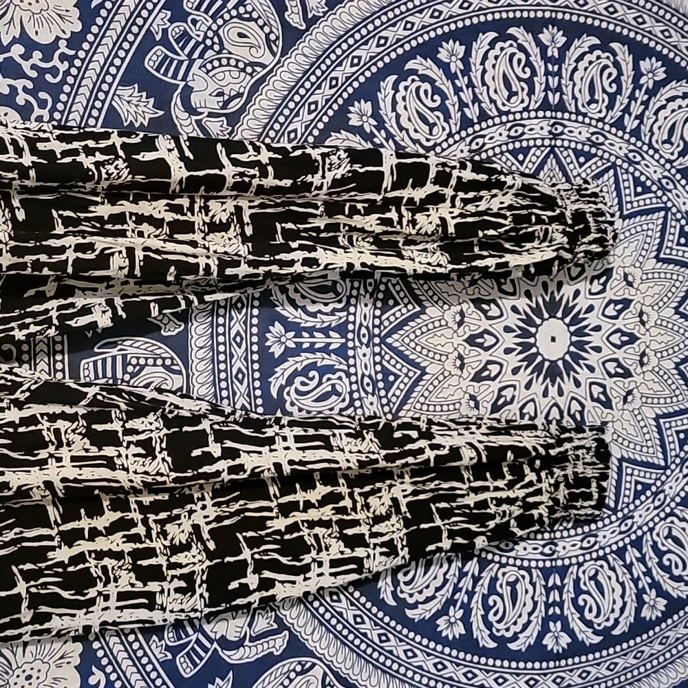 Capris - Picture 3 of 4